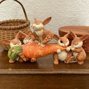 Enesco 1998 Bunch O'
Bunnies collection